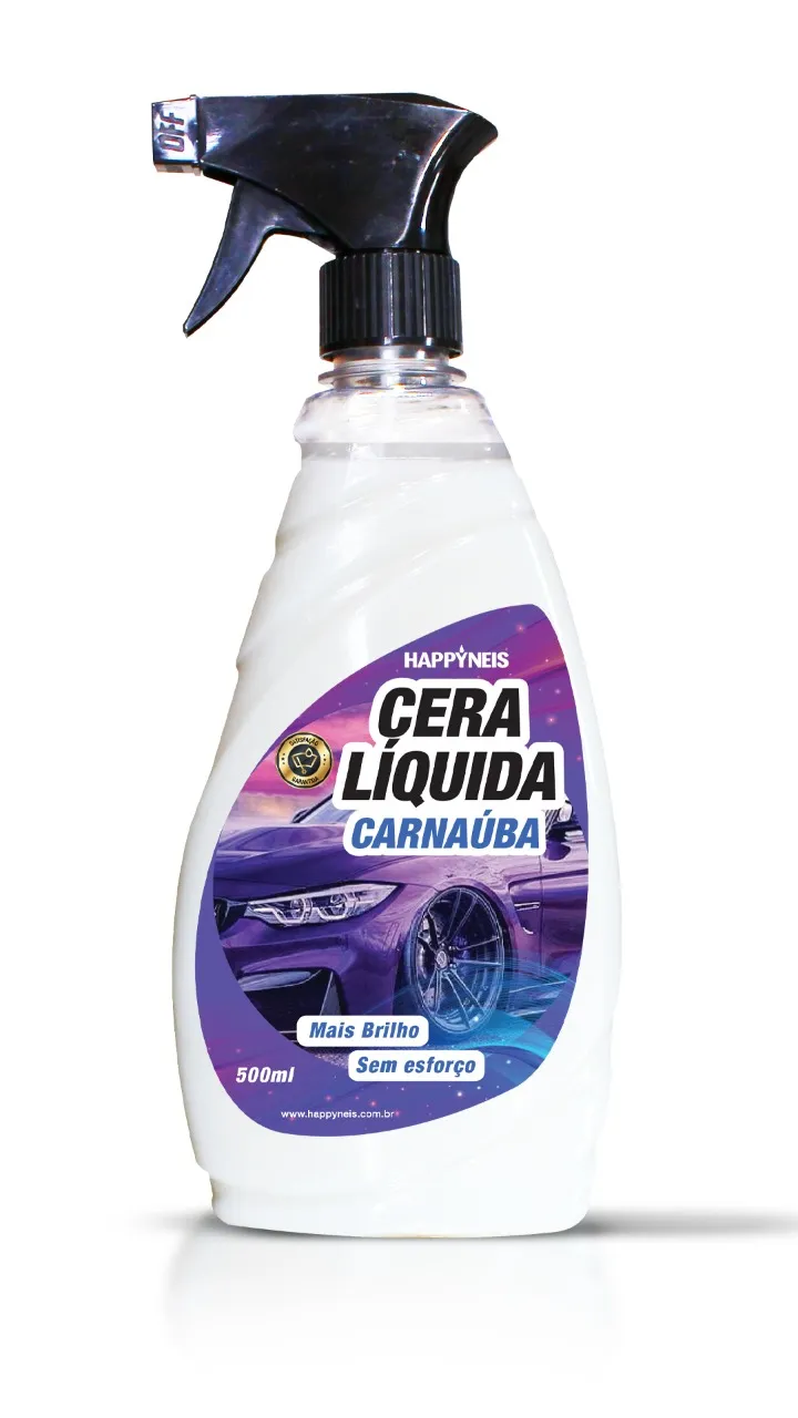Spray bottle of Happyneis Cera Líquida Carnaúba liquid car wax with a purple sports car illustration and label highlighting 500ml, more shine and easy application.